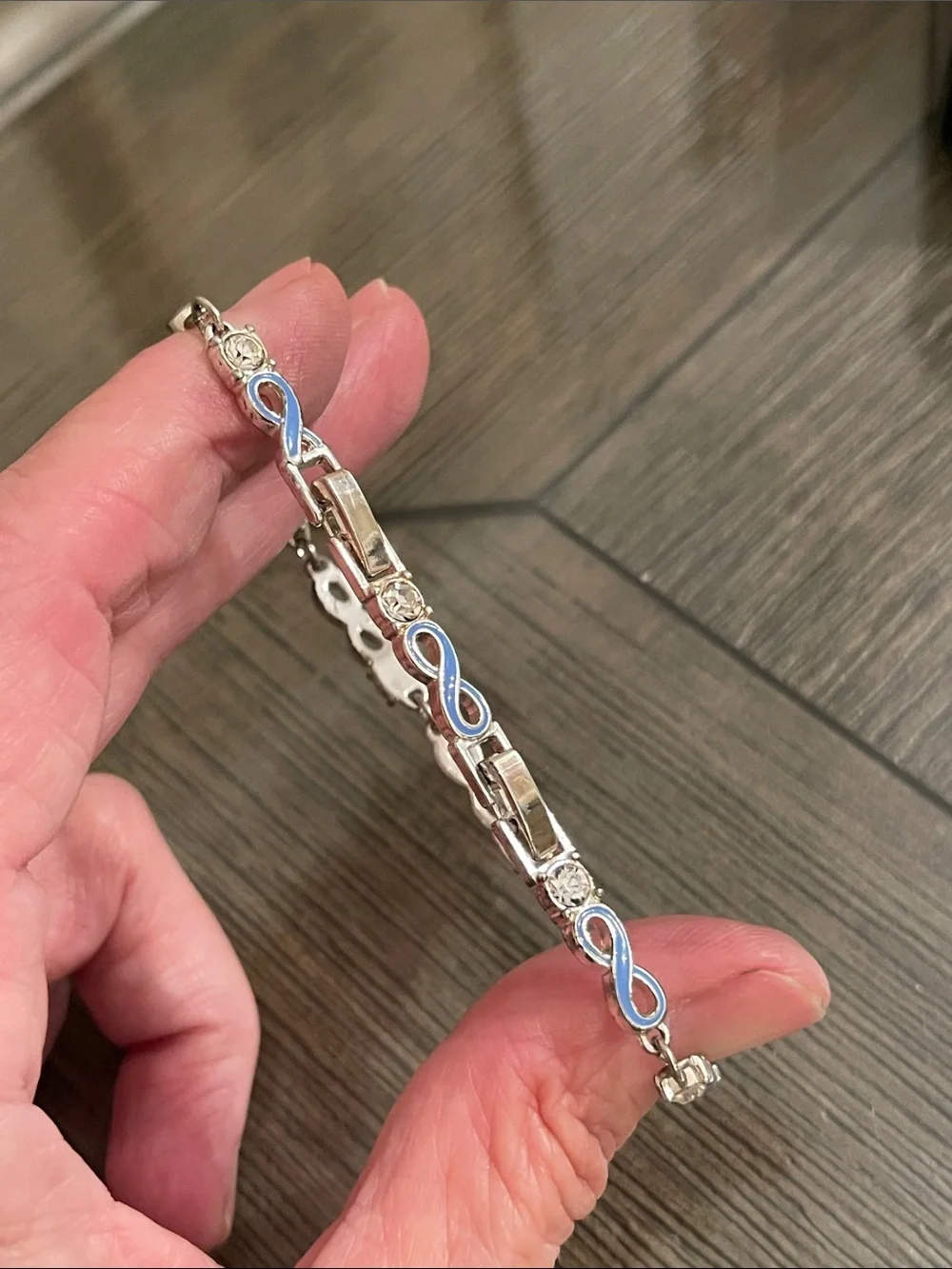 Avon 2015 Domestic Violence Tennis Bracelet with Extender 7 1/4” & 8 3/8” approx